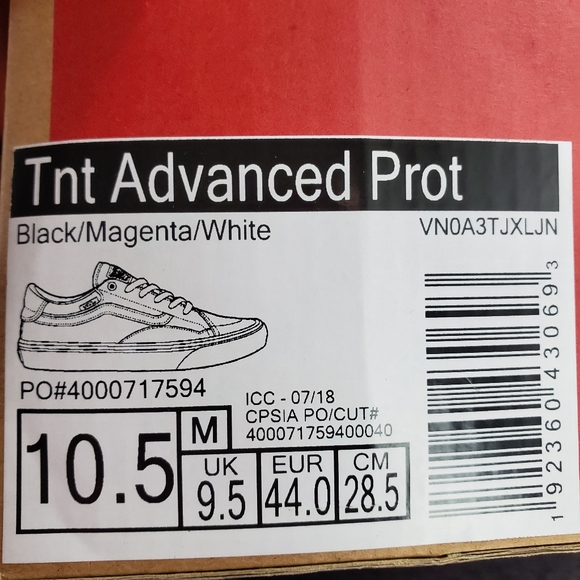 *Sold New Van's TNT Advanced Prototype Magenta - Picture 9 of 9